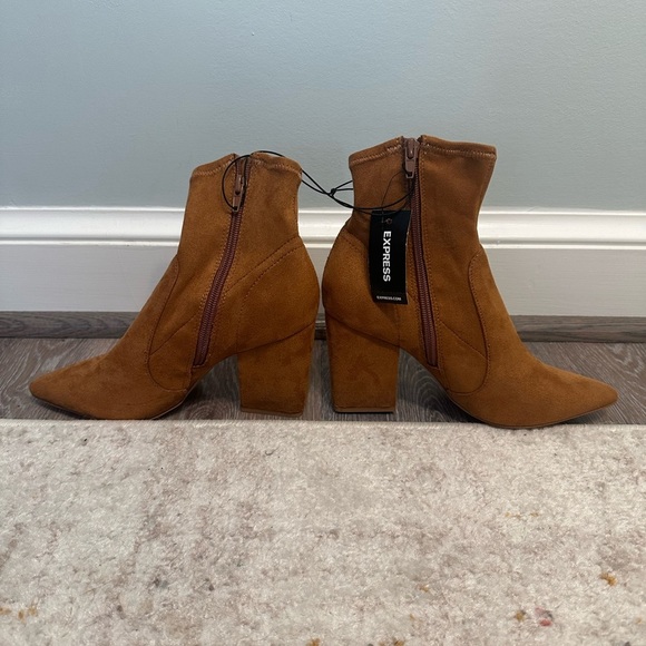 NWT Express brown heeled booties - Picture 2 of 4